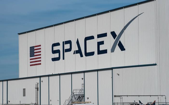 spacex plans a direct-to-consumer mobile network to take on verizon, at&t, and t-mobile