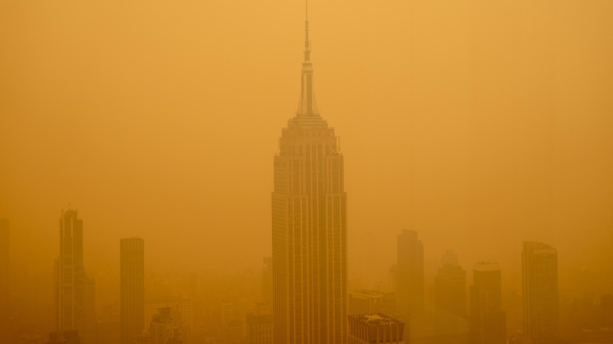 Canadian wildfire smoke turns US skies yellow as 800 fires rage